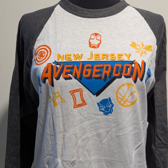 NYCC 2022 Exclusive AvengerCon Raglan Tee Small — Ms. Marvel Shirt — NWT - Picture 2 of 7